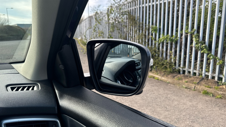 Nissan Qashqai 1.2 DiG-T Tekna 5dr Petrol Hatchback